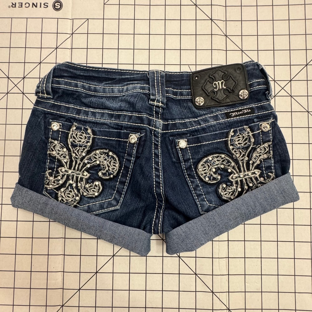 Miss Me Denim Shorts Dark Wash Rhinestone Fleur De Lis Cuffed JP6126B Size 25